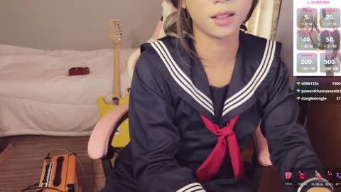 Snapshot of asianfemboycd chatting on 12/16/24, 07:26 Emi online show from 12/16/24, 07:26