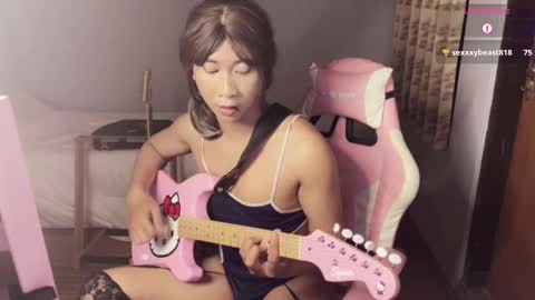 Snapshot of asianfemboycd chatting on 02/21/25, 04:59 Emi online show from 02/21/25, 04:59