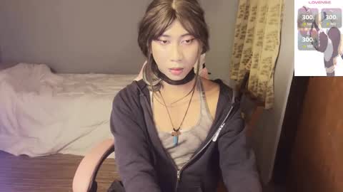 Snapshot of asianfemboycd chatting on 02/23/26, 04:26 Emi online show from 02/23/26, 04:26