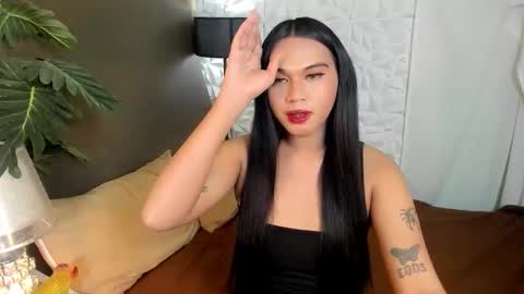 Snapshot of asianhugecockjulia1 chatting on 12/17/25, 09:37 JULIA online show from 12/17/25, 09:37