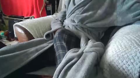 Snapshot of asianlooker chatting on 12/08/24, 10:30 John online show from 12/08/24, 10:30