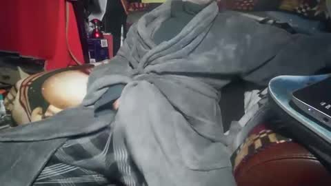 Snapshot of asianlooker chatting on 12/20/24, 10:22 John online show from 12/20/24, 10:22