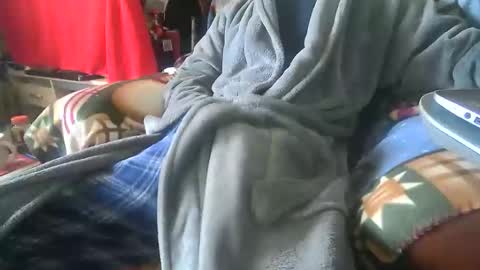 Snapshot of asianlooker chatting on 12/22/24, 12:27 John online show from 12/22/24, 12:27