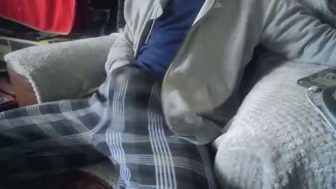 Snapshot of asianlooker chatting on 01/19/25, 10:17 John online show from 01/19/25, 10:17