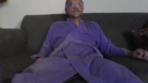 Asian Mixed Man online show from 05/14/26, 03:24