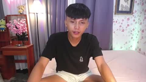 Snapshot of asiansmokeyxx chatting on 01/09/25, 10:31 prince online show from 01/09/25, 10:31