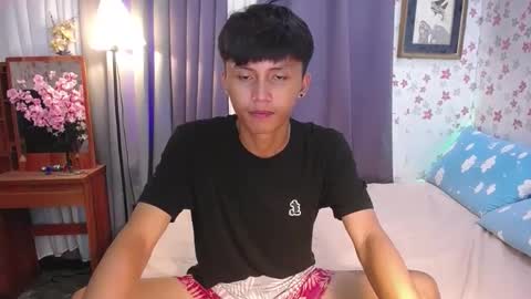 Snapshot of asiansmokeyxx chatting on 01/22/25, 09:13 prince online show from 01/22/25, 09:13