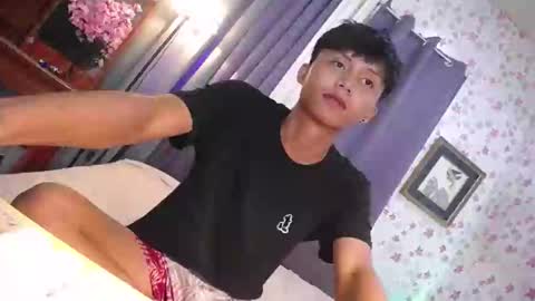 Snapshot of asiansmokeyxx chatting on 01/22/25, 03:18 prince online show from 01/22/25, 03:18