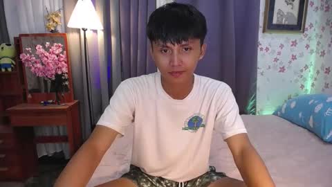 Snapshot of asiansmokeyxx chatting on 01/28/25, 12:11 prince online show from 01/28/25, 12:11