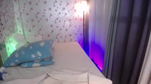 Snapshot of asiansmokeyxx chatting on 10/10/25, 04:39 prince online show from 10/10/25, 04:39