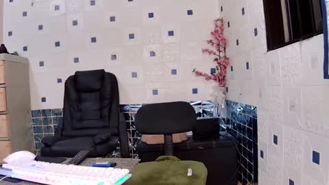 Trish online show from 12/28/24, 01:17