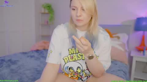 Asiri   pronounced Ah-siri Please no nicknames   3 online show from 04/10/26, 06:12