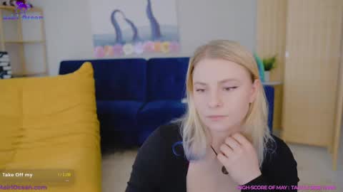 Asiri   pronounced Ah-siri Please no nicknames   3 online show from 05/26/26, 04:25