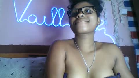asmiraa online show from 06/05/26, 05:40