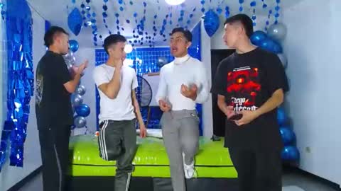 THOMAS AND DAMIAND online show from 02/08/25, 12:17