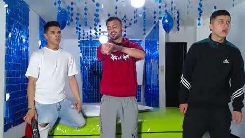 THOMAS AND DAMIAND online show from 03/07/25, 12:15