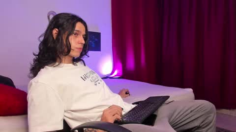 Snapshot of asmodeuszz chatting on 02/16/25, 08:43 asmodeuszz online show from 02/16/25, 08:43