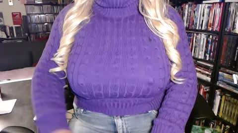 Snapshot of aspen_vale chatting on 10/04/25, 02:20 Aspen Vale online show from 10/04/25, 02:20