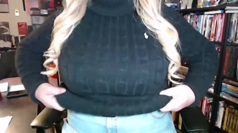 Snapshot of aspen_vale chatting on 10/14/25, 11:38 Aspen Vale online show from 10/14/25, 11:38