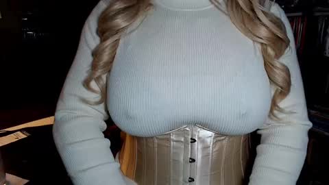 Snapshot of aspen_vale chatting on 11/23/25, 05:18 Aspen Vale online show from 11/23/25, 05:18