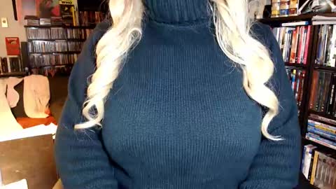 Snapshot of aspen_vale chatting on 11/27/25, 04:03 Aspen Vale online show from 11/27/25, 04:03