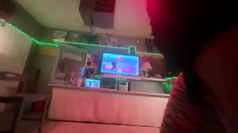 Snapshot of ass_so_sweet chatting on 12/21/25, 07:15 SIR WILLIAM online show from 12/21/25, 07:15