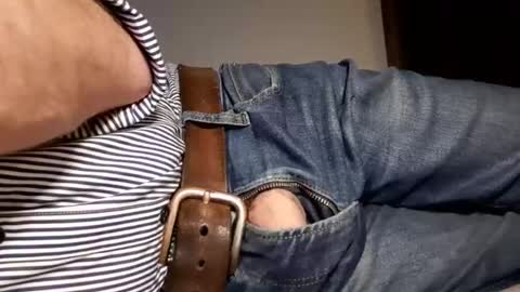 Will take commands from GuysWomenCouples etc online show from 02/28/25, 09:44