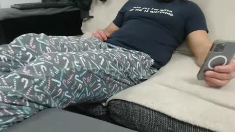 Snapshot of asshunnter chatting on 11/16/25, 03:39 MARCO online show from 11/16/25, 03:39