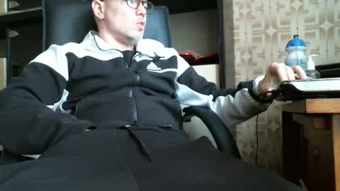 Snapshot of asterion51 chatting on 10/05/25, 04:49 asterion51 online show from 10/05/25, 04:49