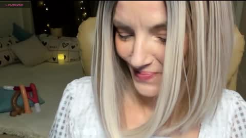 Snapshot of asteris_stella chatting on 11/14/25, 07:56 Asteris online show from 11/14/25, 07:56