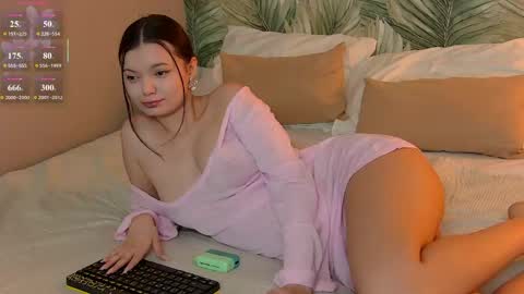 Aster Quinn online show from 05/23/26, 12:42