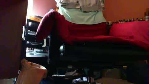 Snapshot of astiff1foru chatting on 12/24/24, 02:12 astiff1foru online show from 12/24/24, 02:12