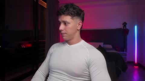 Snapshot of astonhills chatting on 09/20/25, 01:39 astonhills online show from 09/20/25, 01:39