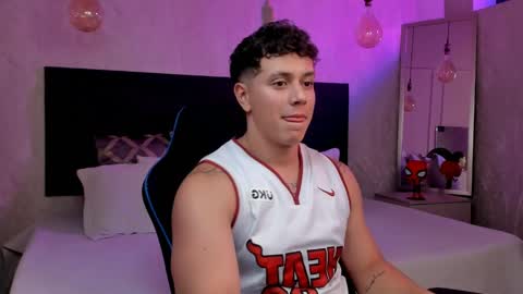 Snapshot of astonhills chatting on 04/11/26, 03:33 astonhills online show from 04/11/26, 03:33