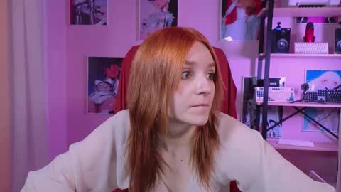 Snapshot of astra_lis chatting on 10/26/25, 12:22 Astra online show from 10/26/25, 12:22