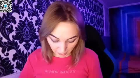 Snapshot of astralyn chatting on 12/15/25, 07:40 MERYEM online show from 12/15/25, 07:40