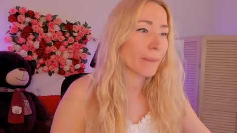 astramonroe online show from 06/03/26, 07:11
