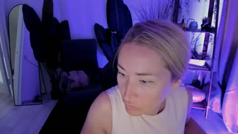 astramonroe online show from 07/17/26, 10:55