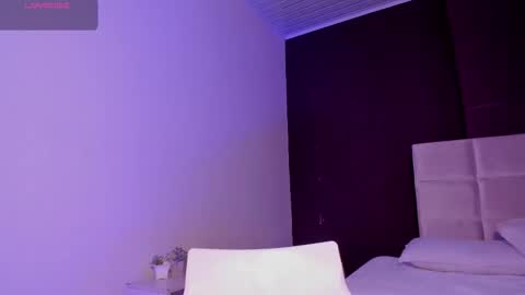 Astrid online show from 03/28/26, 01:38