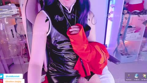 Snapshot of asuka_langleysoryu chatting on 01/25/25, 12:17 Bonnie online show from 01/25/25, 12:17