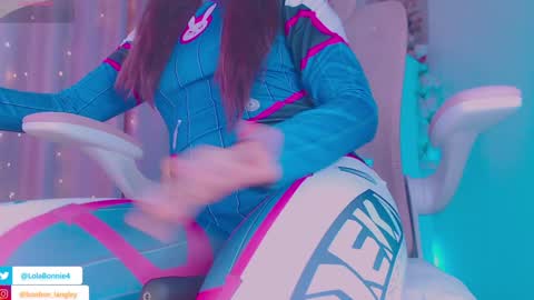 Snapshot of asuka_langleysoryu chatting on 02/07/25, 06:24 Bonnie online show from 02/07/25, 06:24