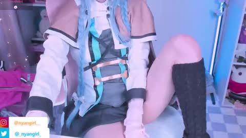 Snapshot of asuka_langleysoryu chatting on 09/15/25, 07:36 Bonnie online show from 09/15/25, 07:36