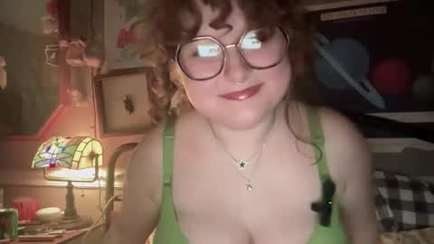 asurdaisy online show from 12/15/25, 04:06