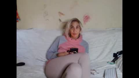 AsyaLu online show from 10/16/25, 10:49