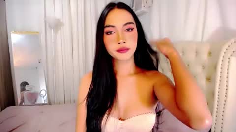 Snapshot of ate_sam chatting on 10/15/25, 05:24 Sam online show from 10/15/25, 05:24