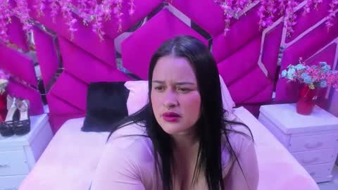 Snapshot of atena_glow_ chatting on 12/20/25, 11:39 atena_glow_ online show from 12/20/25, 11:39