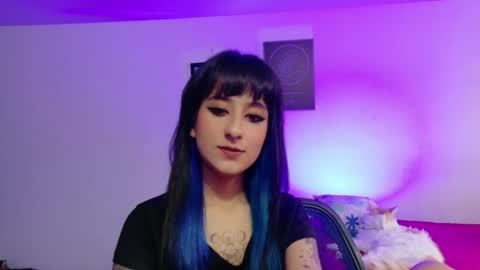 Atenea online show from 04/15/26, 09:04