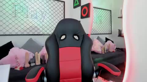 Snapshot of atenea_klett_ chatting on 02/03/25, 01:19 ATENEA online show from 02/03/25, 01:19