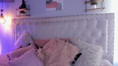 Snapshot of atenea_klett_ chatting on 02/25/26, 01:54 ATENEA online show from 02/25/26, 01:54