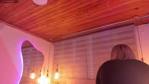 Snapshot of atenea_klett_ chatting on 04/10/26, 01:27 ATENEA online show from 04/10/26, 01:27